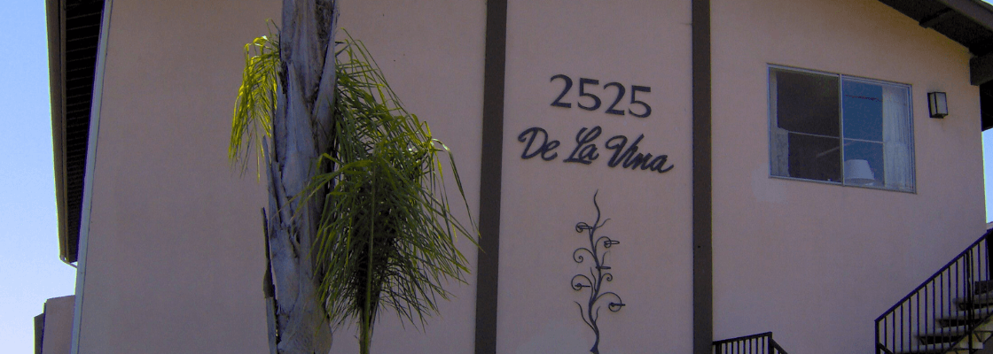 2525 De La Vina Exterior
